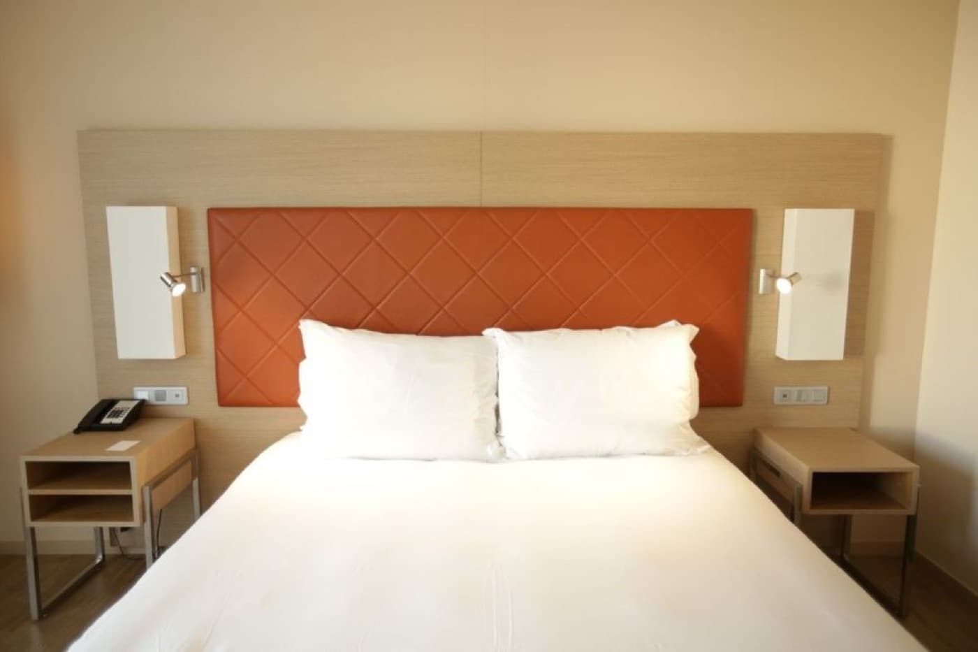 Tête de lit, chambre d'hôtel